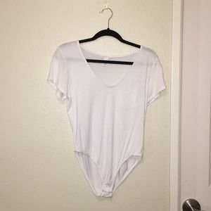 White bodysuit t shirt from tillys